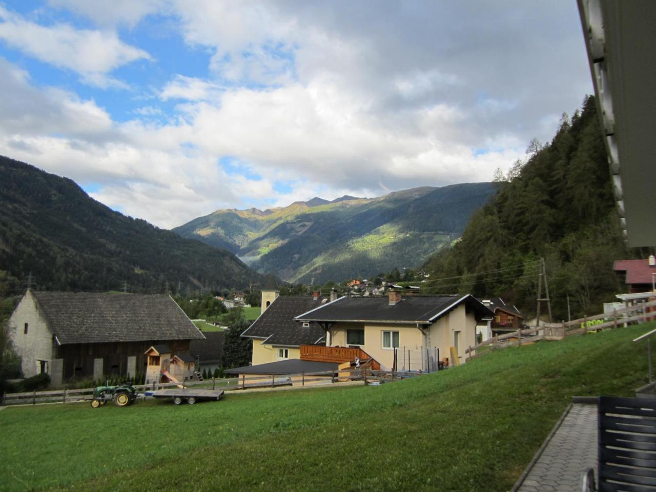 Landhaus Buerse Flattach Kültér fotó